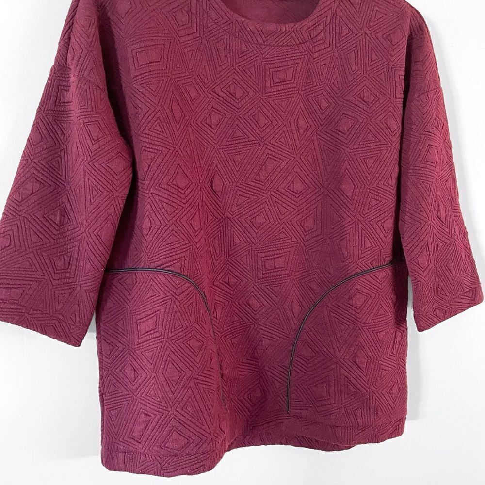 BCBG Oversized Textured Sweater Top - Picture 3 of 6